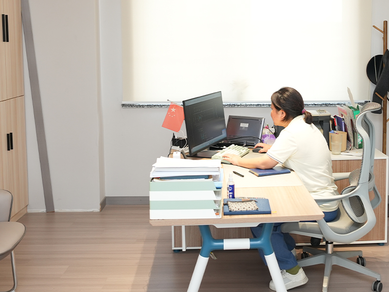 Nantong Xiangyang Optical Element Co.,Ltd.